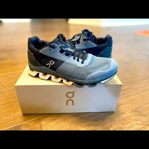 On Running Cloudace running shoes. Women’s 8.5